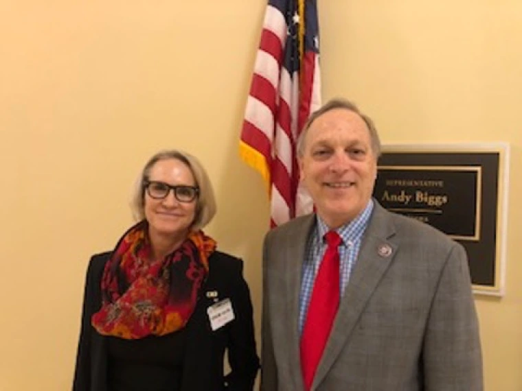 Cantwell visits Capitol Hill